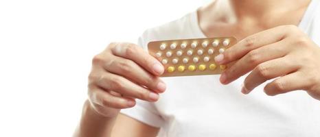 vrouw nemen geboorte controle pillen voordat seks. foto