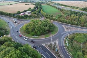 antenne visie van Brits snelwegen met snel in beweging verkeer foto