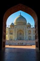 Taj Mahal ingelijst in boog, agra, india