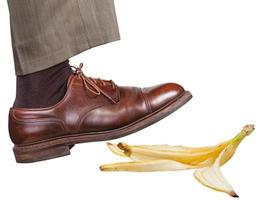 been in de Rechtsaf bruin schoen uitglijden Aan een banaan Pel foto