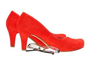 rood hoog hakken vrouw schoenen en bril foto