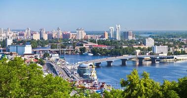 kiev stadsgezicht en dnjepr rivier- foto