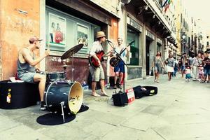 ferrara Italië 2017 straat musicus in Italië foto