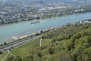 op zoek over- de rivier- Rijn in de buurt konigswinter, Duitsland foto