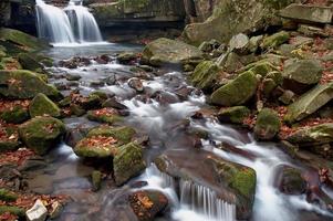 mooi herfst waterval foto