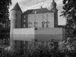 de kasteel van edelsteen in Westfalen foto