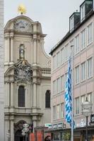 München, duitsland, 2014. visie naar de kerk van de heilig geest in München foto