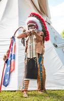 Noord-Amerikaanse indiaan in volle jurk