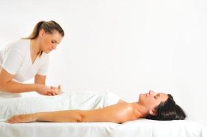 hand- en arm massage Bij de spa en welzijn centrum foto