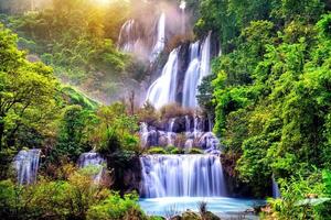 dit zie zo waterval de grootste waterval in Thailand foto