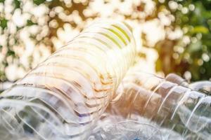 plastic flessen voor recycling achtergrond concept foto