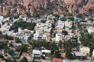 buik, karnataka - maart 30, 2021 - top visie van bellary stad. foto