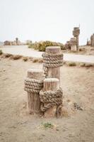 afmeren post met touw in Morro baai Californië foto