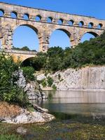 aquaduct pont du Gard over- gardon rivier- foto