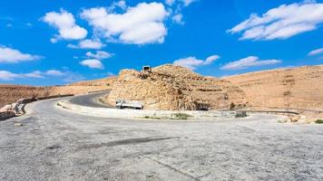 serpentijn berg weg koning snelweg in Jordanië foto