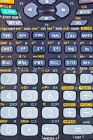 wetenschappelijk rekenmachine met veel wiskundig functies foto