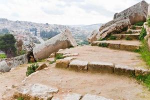 oude Romeins ruïneren in antiek stad- jerash foto