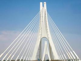 Portimao brug over- arade rivier- in Portugal foto