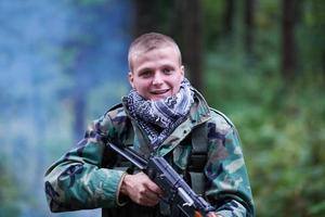 leger soldaten in veld- foto