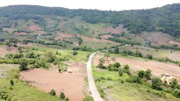 antenne visie van berg is mooi in Thailand foto