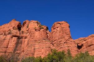 getextureerde rood rots vorming in sedona Arizona foto