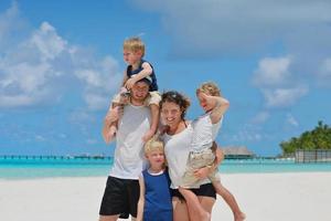 gelukkige familie op vakantie foto