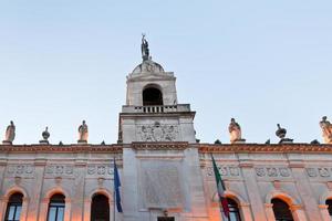 verlichting van stad hal palazzo moroni in padua foto