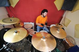 muziekband heeft training in garage foto