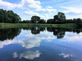 uitzicht op Alderford Lake in de buurt van Whitchurch in Shropshire foto