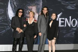 los angeles, 1 okt - gene simmons, shannon tweed, nick simmons, sophie simmons bij de venompremière in het dorpstheater op 1 oktober 2018 in westwood, ca foto