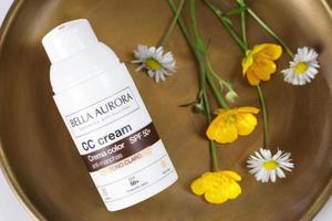 bella aurora cc cream spf 50, gezichtscosmetica, vitoria, spanje, 8 mei 2022 foto