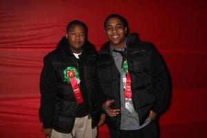 Los Angeles, 28 nov - Kyle Massey, Chris Massey arriveert op de Hollywood Christmas Parade van 2010 op Hollywood Boulevard op 28 november 2010 in Los Angeles, Californië foto