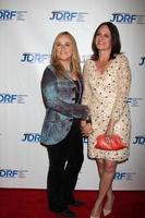 Los Angeles, 19 mei - Melissa Ethridge, Linda Wallem arriveert op 19 mei 2012 in Century City, ca. foto