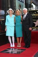 los angeles, 12 okt - esther ripa, kelly ripa, joseph ripa bij de kelly ripa hollywood walk of fame ceremonie bij de hollywood walk of fame op 12 oktober 2015 in los angeles, ca foto