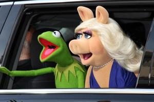 los angeles, 11 maart - kermit de kikker, miss piggy bij de muppets most wanted, los angeles première in het el capitan theater op 11 maart 2014 in los angeles, ca foto