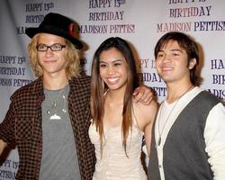 los angeles, 31 jul - dillon lane, ashley argota, taylor grey arriveert op het 13e verjaardagsfeestje voor madison pettis in eden op 31 juli 2011 in los angeles, ca foto