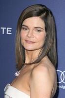 los angeles, 23 feb - betsy brandt bij de 18th costume designers guild awards in het beverly hilton hotel op 23 februari 2016 in beverly hills, ca foto