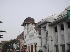 bandung, west java, indonesië, 2022 - ochtendzicht op asia afrika street, bandung foto