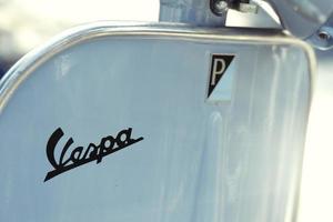 san pellegrino terme italië 2014 vintage vespa door piaggio foto