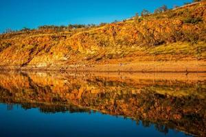 reflecties op het meer van Argyle foto