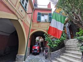 Monterosso al merrie, Italië - juni, 8 2019 - pittoresk dorp van cinque terre Italië is vol van toerist foto