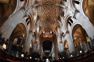 Oxford, Engeland - juli 15 2017 - toeristen in Universiteit stad- Christus kerk foto
