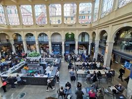 Genua, Italië - mei 18 2019 - de nieuw mog markt is Open naar openbaar foto