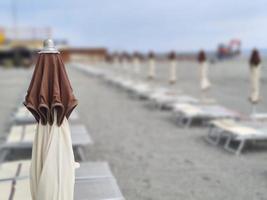 badhuis strand club voorbereiding reeks omhoog voor zomer seizoen in Italië foto