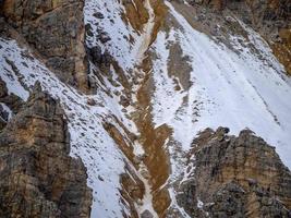 fans berg dolomieten in winter panorama foto
