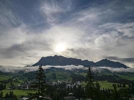 monte Croce kruis berg in dolomieten badia vallei panorama foto