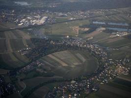 gras Oppervlakte Oostenrijk Bij zonsondergang antenne visie van vliegtuig foto