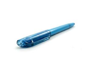 blauw plastic pen geïsoleerd Aan wit achtergrond foto