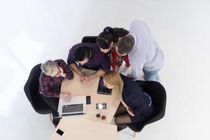 antenne visie van bedrijf mensen groep Aan vergadering foto