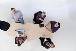 antenne visie van bedrijf mensen groep Aan vergadering foto